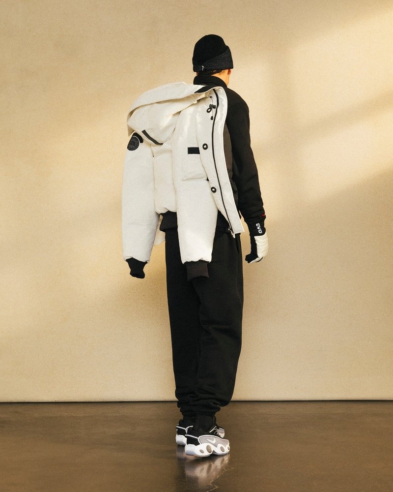 capispalla ovo canada goose chilliwack bomber bianco di october
